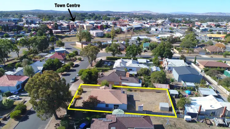 14 Queens Avenue, Ararat VIC 3377