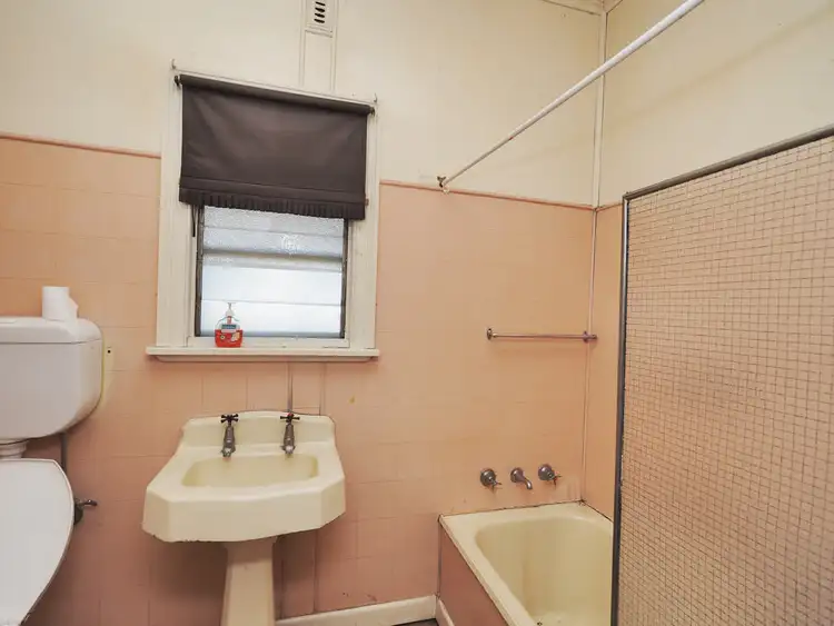 Sixth view of Homely house listing, 14 Queens Avenue, Ararat VIC 3377