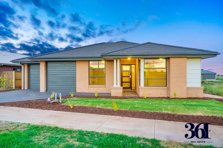 5 Carabeen Place, Rockbank VIC 3335