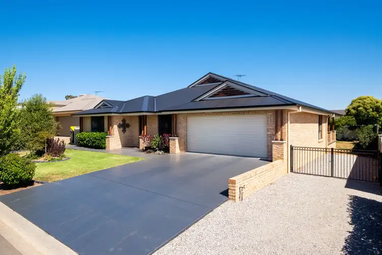 Second view of Homely house listing, 11 Cassia Place, Calala NSW 2340
