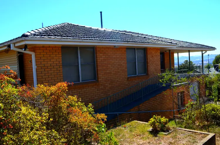 22 Lambie Street, Tumut NSW 2720