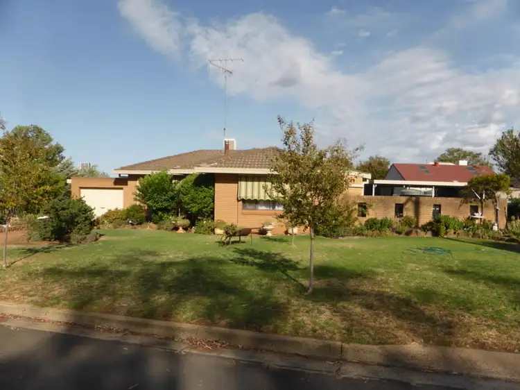 2 Alexandra Street, Parkes NSW 2870