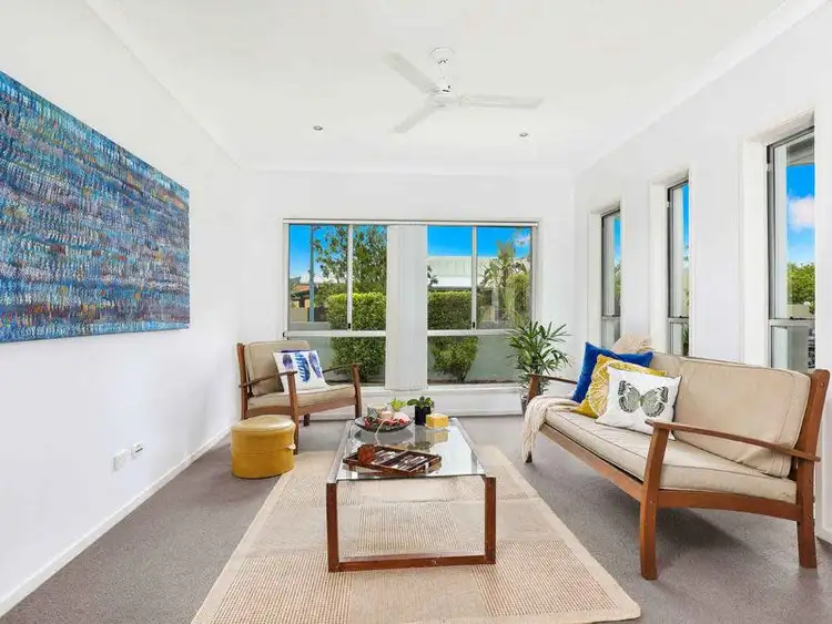 8 Tortola Place, Kawana Island QLD 4575