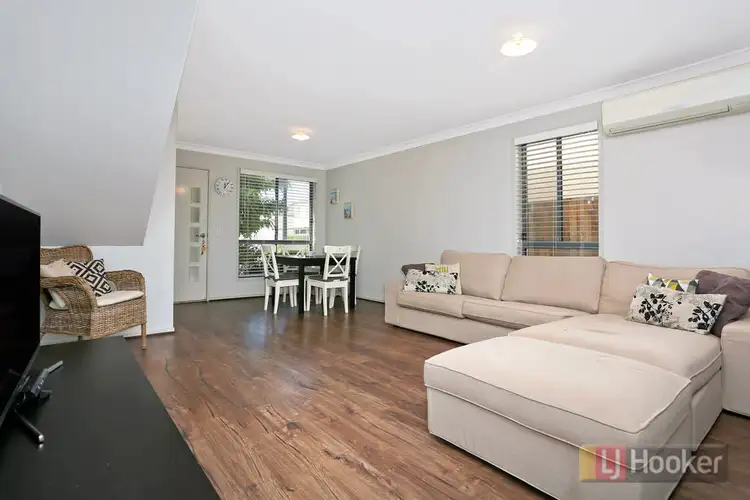 Third view of Homely semi-detached listing, 33 Dianella Circuit, Woodcroft NSW 2767