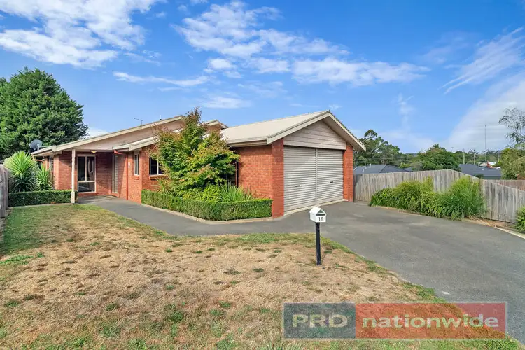 19 Rodney Avenue, Canadian VIC 3350