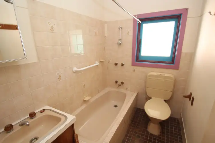 Sixth view of Homely house listing, 25 Seventeenth Street, Renmark SA 5341