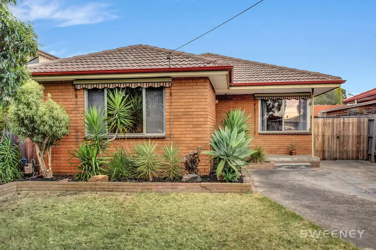 19 Shirley Street, Altona Meadows VIC 3028