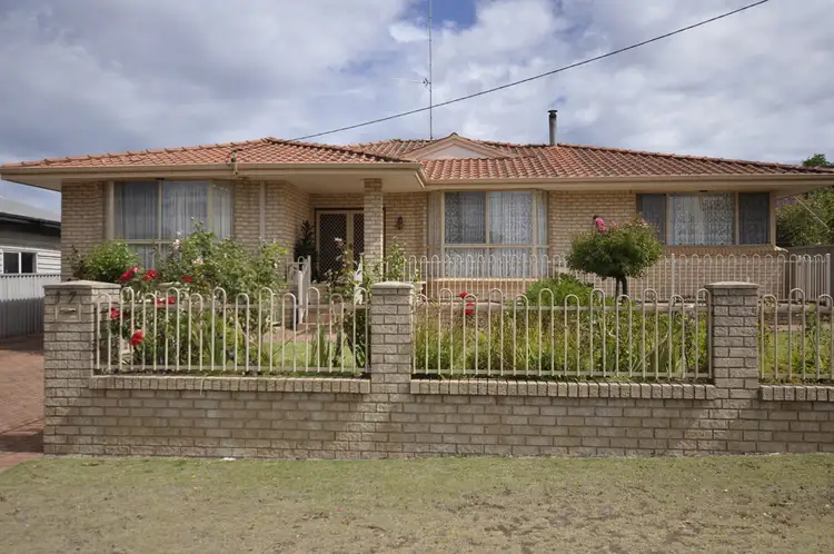 17 Bath Street, Manjimup WA 6258