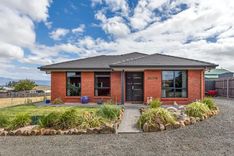 17 Macquarie Street, Cressy TAS 7302