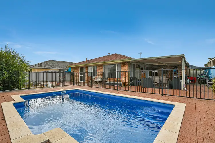 6 Nevis Court, Caversham WA 6055