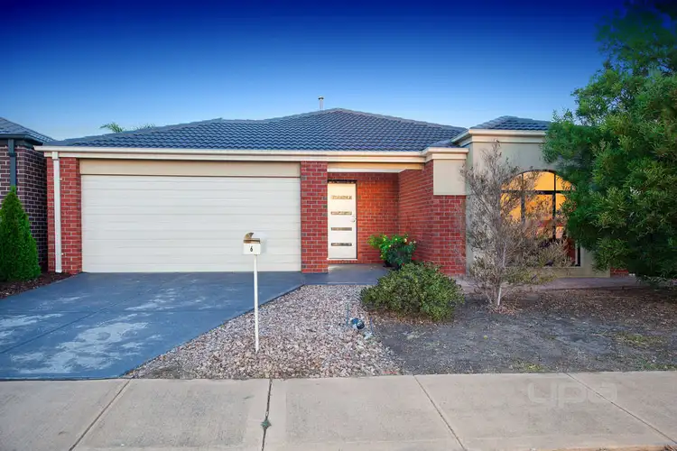 6 Walton Loop, Point Cook VIC 3030