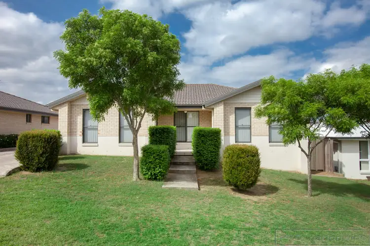 2/6 Howe Place, Raworth NSW 2321