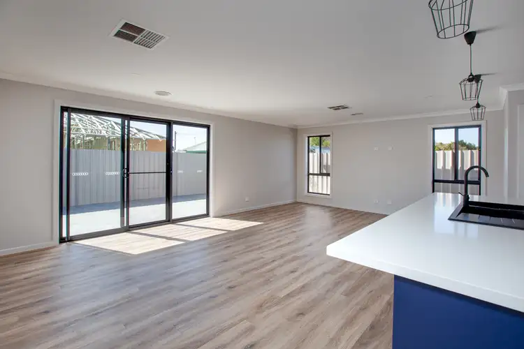 Fifth view of Homely townhouse listing, 2/89 Mitchell Street, Wodonga VIC 3690