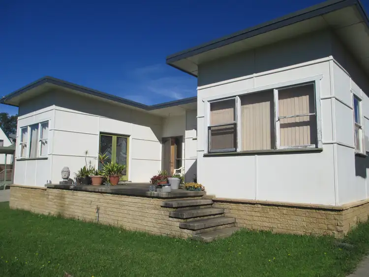 16 Anderson Street, Moruya NSW 2537