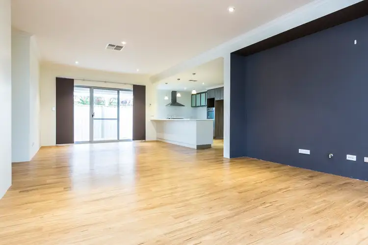 Sixth view of Homely house listing, 10 SOLSTICE WAY, Australind WA 6233