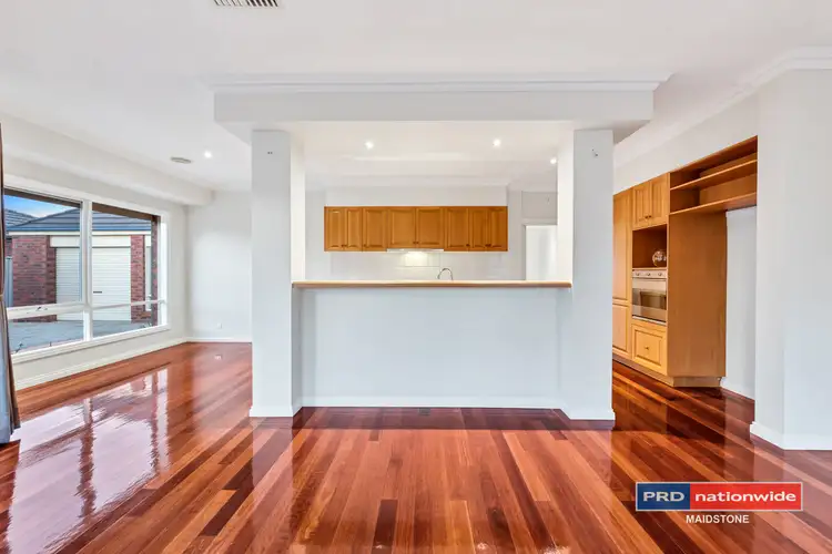 Sixth view of Homely house listing, 10 Lake Eyre Place, Caroline Springs VIC 3023
