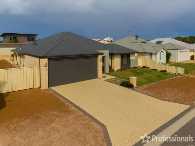 Third view of Homely house listing, 10 The Quarterdeck, Drummond Cove WA 6532