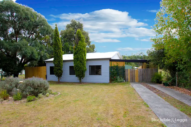 16 Whitelaw Street, Meeniyan VIC 3956