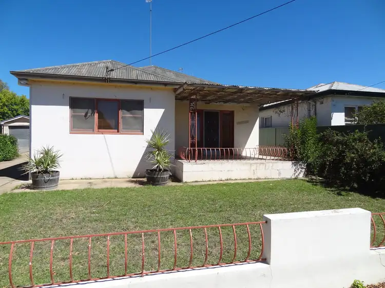 216 Durham Street, Bathurst NSW 2795