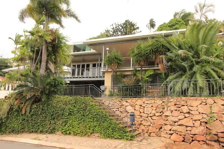 18 Gilbert Crescent, North Ward QLD 4810