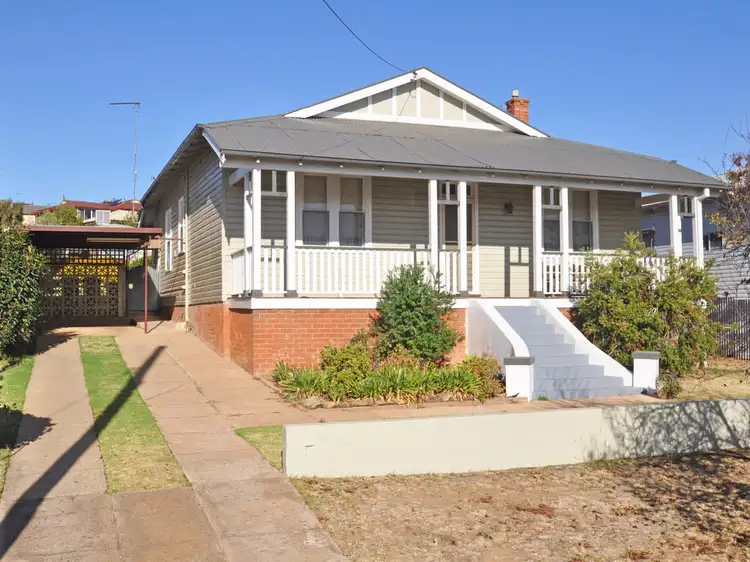 32 Commins Street, Junee NSW 2663