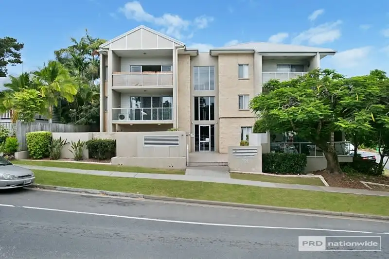 Main view of Homely unit listing, 2/38 Johnston Street, Southport QLD 4215