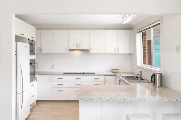 2/25 Gwendolen Avenue, Umina Beach NSW 2257