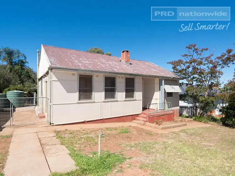 141 Macleay Street, Mount Austin NSW 2650