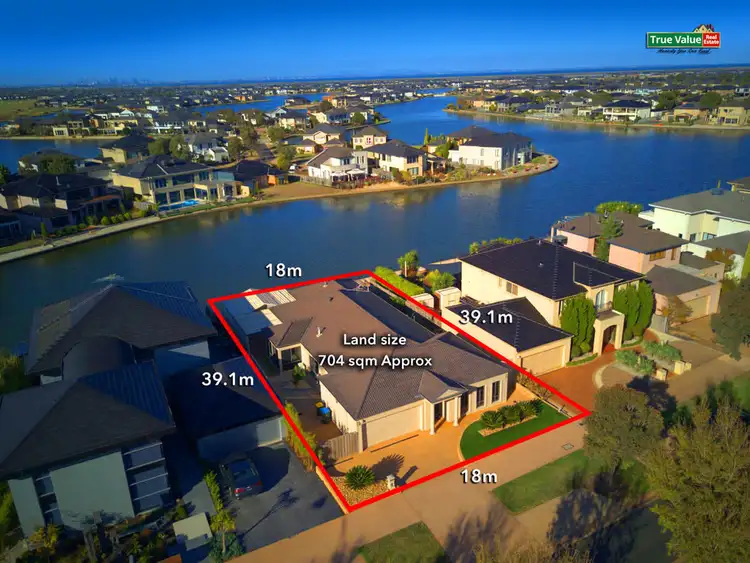 61 Sanctuary Lakes South Boulevard