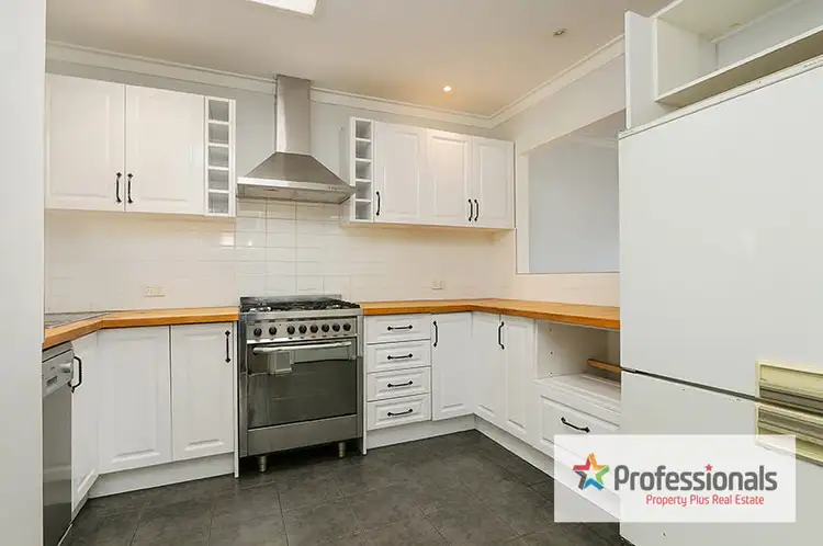 4b Dampiera Way, Ferndale WA 6148