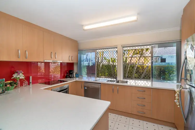 2/10 Wattle Road, Rothwell QLD 4022