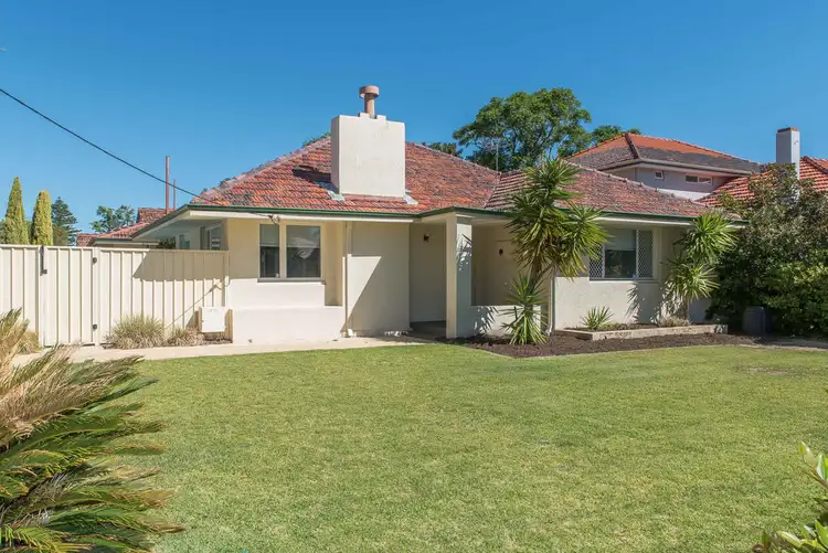 15 Hobbs Avenue, Como WA 6152