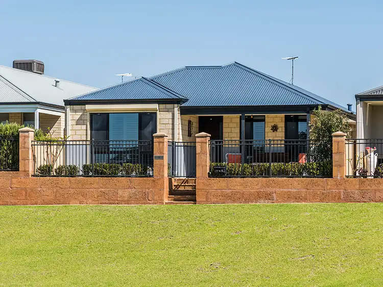 8 Beal Lane, Hammond Park WA 6164
