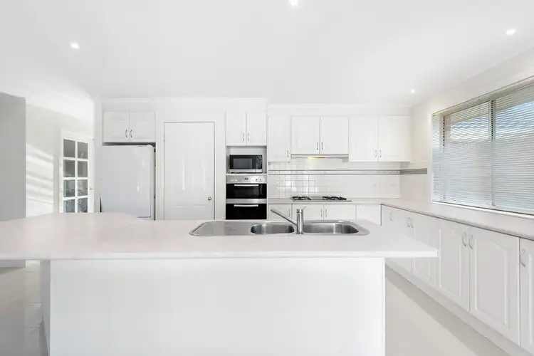 Fifth view of Homely house listing, 10 Ludlow Court, Beaconsfield VIC 3807