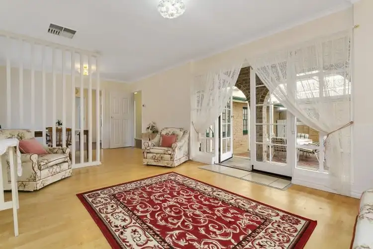 34 Columbia Crescent, Hallett Cove SA 5158