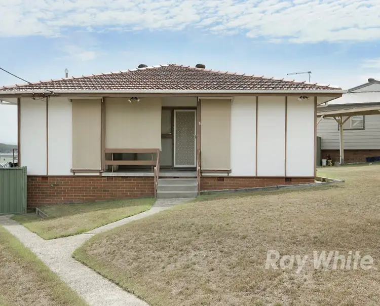 18 Yanco Crescent