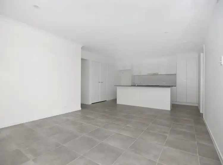 Third view of Homely semi-detached listing, 2/12 Radcliffe Crescent, Glenvale QLD 4350