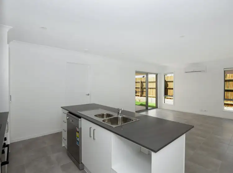 Fifth view of Homely semi-detached listing, 2/12 Radcliffe Crescent, Glenvale QLD 4350