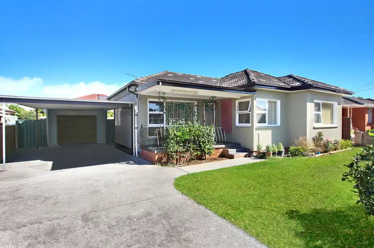 16 William Street, Lurnea NSW 2170