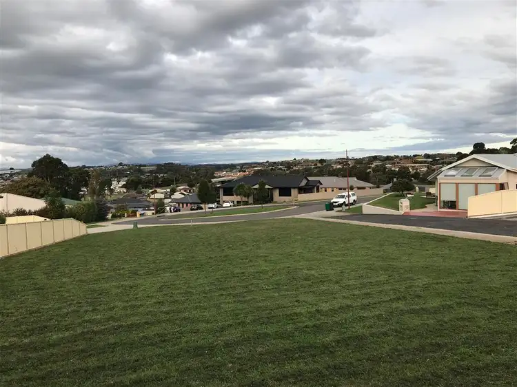 8 Rowena Court, Devonport TAS 7310