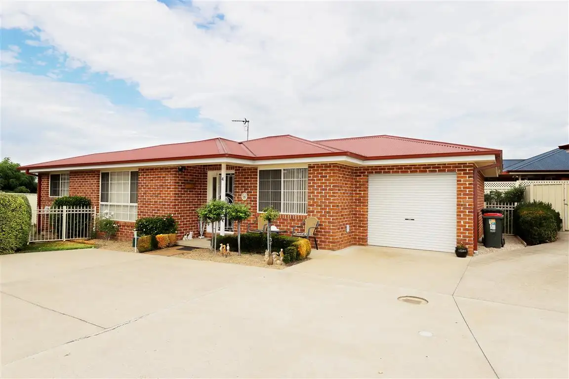 Main view of Homely unit listing, 4/6 Beale Street, Tumut NSW 2720