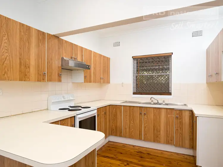 Fifth view of Homely house listing, 86 Fernleigh Road, Mount Austin NSW 2650