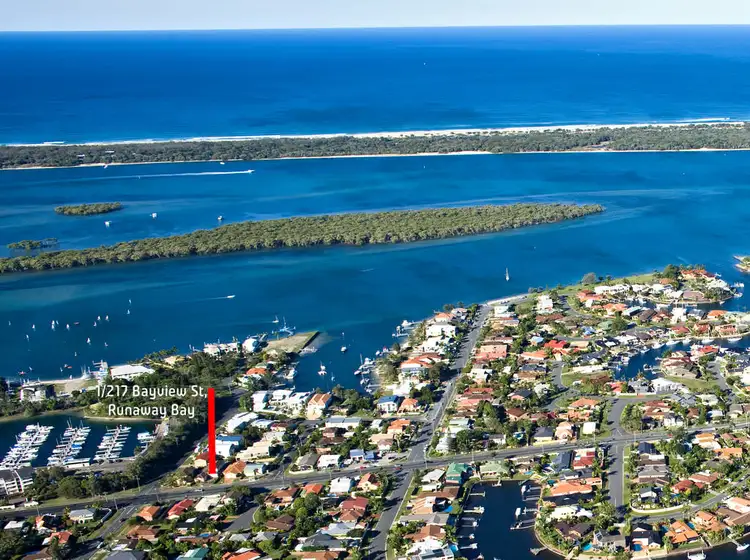 1/217 Bayview Street, Runaway Bay QLD 4216
