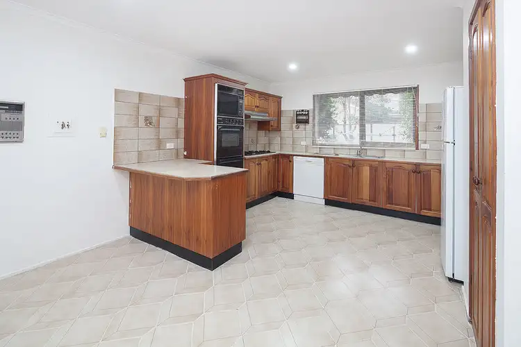 Fourth view of Homely house listing, 2 Sheridan Court, Endeavour Hills VIC 3802