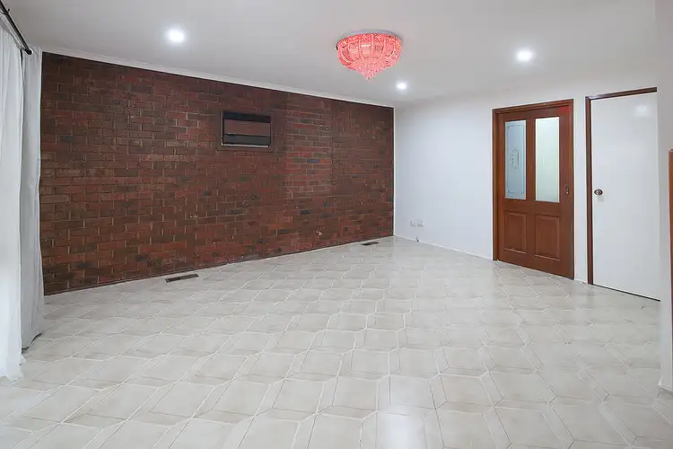 Fifth view of Homely house listing, 2 Sheridan Court, Endeavour Hills VIC 3802