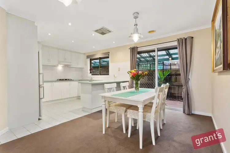 Second view of Homely house listing, 8 Onyx Court, Narre Warren VIC 3805