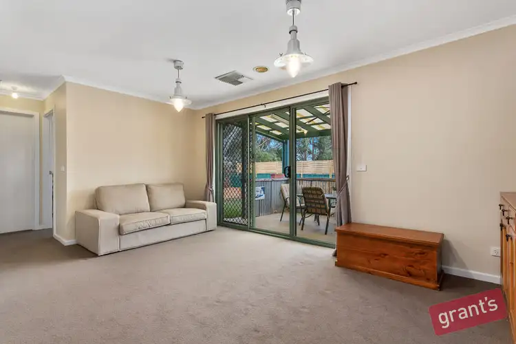 Fifth view of Homely house listing, 8 Onyx Court, Narre Warren VIC 3805