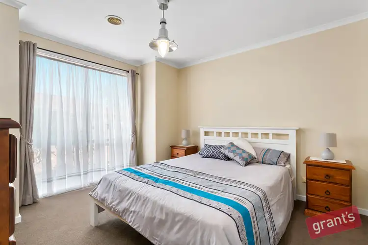 Sixth view of Homely house listing, 8 Onyx Court, Narre Warren VIC 3805