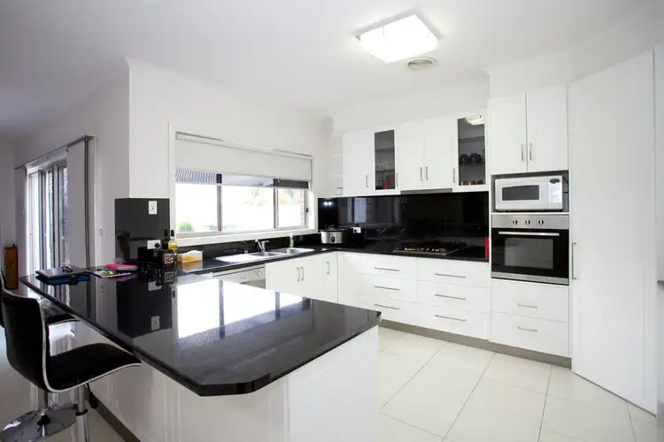 Second view of Homely house listing, 10 Thornley Street, Horsham VIC 3400