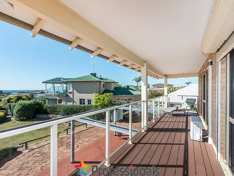Main view of Homely house listing, 3 Flinton Court, Halls Head WA 6210
